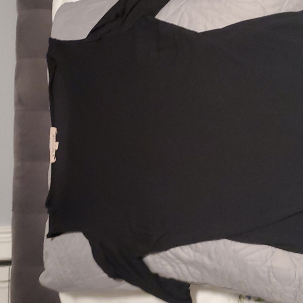 Black exposed shoulder shirt, tshirt like material